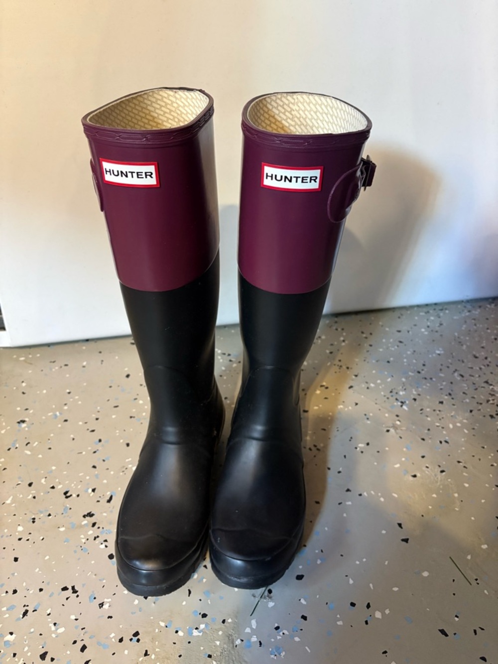 Hunter Matte Rain Boots - Black Lower & Burgundy Upper